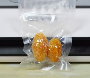 紋路真空袋和光面真空袋有什么區(qū)別？哪個(gè)貴？